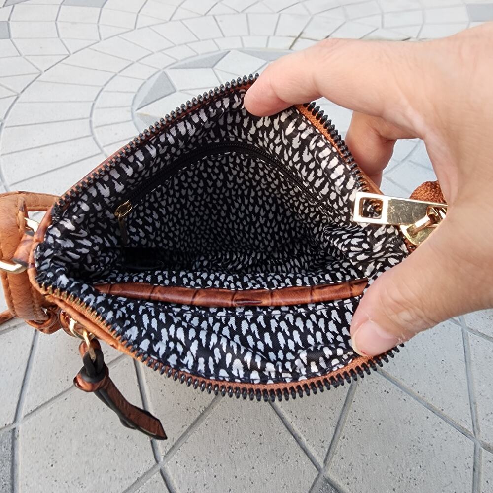 Emperia Los Angeles Faux Alligator Vegan Leather Crossbody Bag - Picture 5 of 10